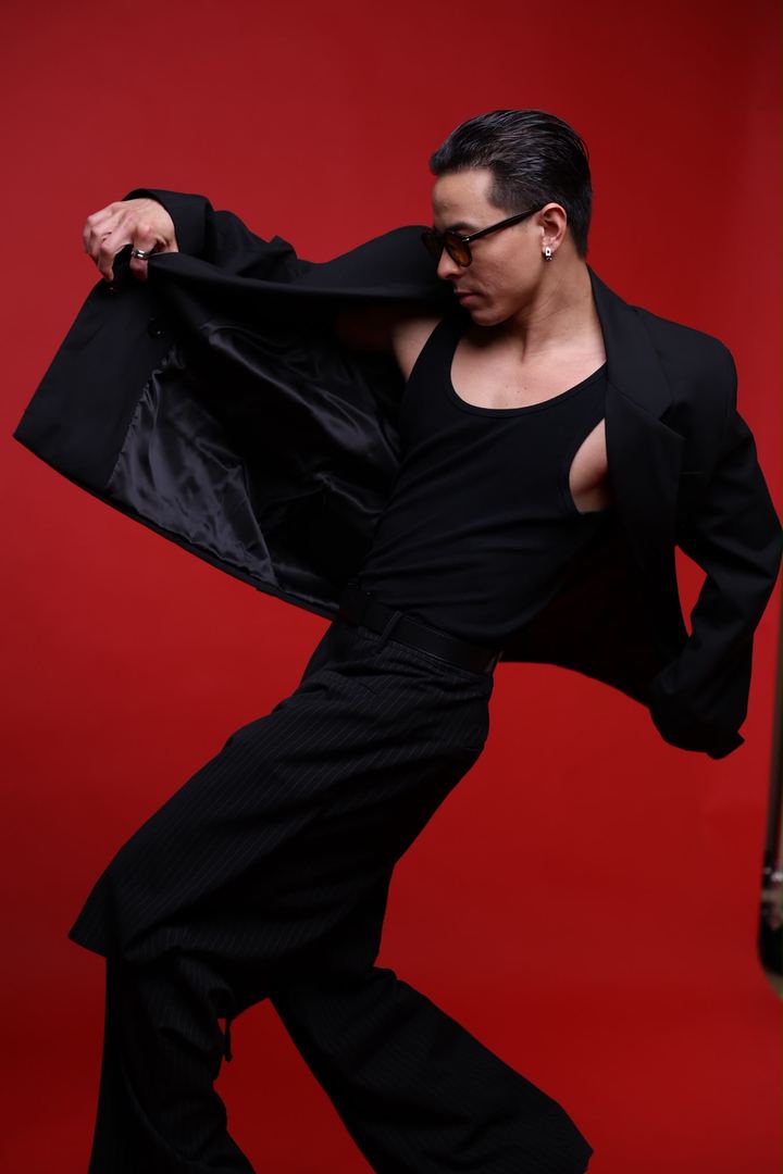 Lake Smits, red editorial