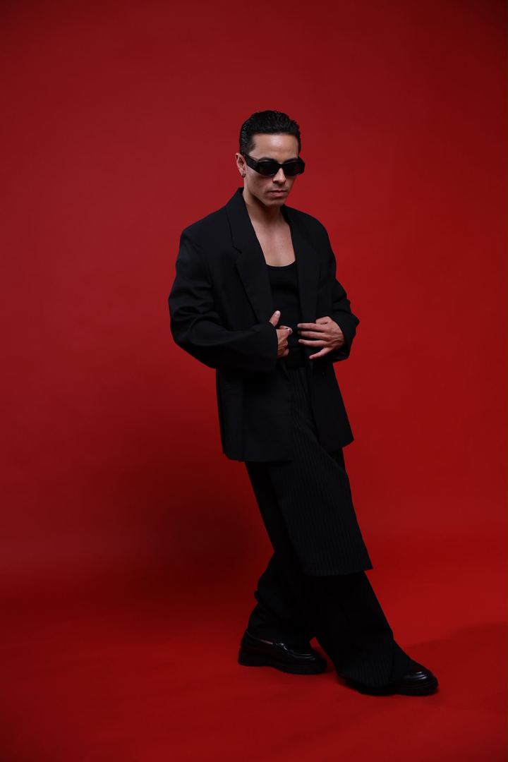 Lake Smits, red editorial